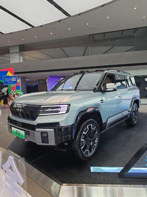 重庆326比亚迪方程豹硬派越野的爆款，英菲尼迪35周年与你共成长